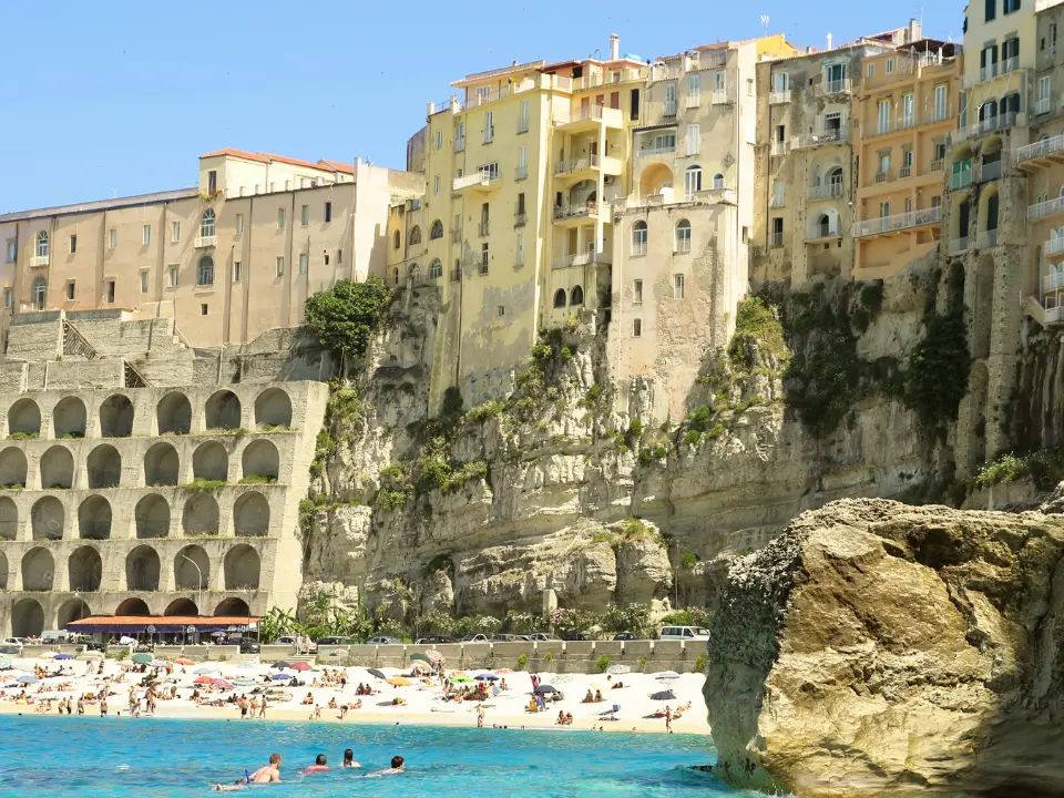 Tropea, si accelera sui lavori da 4 milioni di euro per tutelare la rupe e il centro storico: nominato il rup