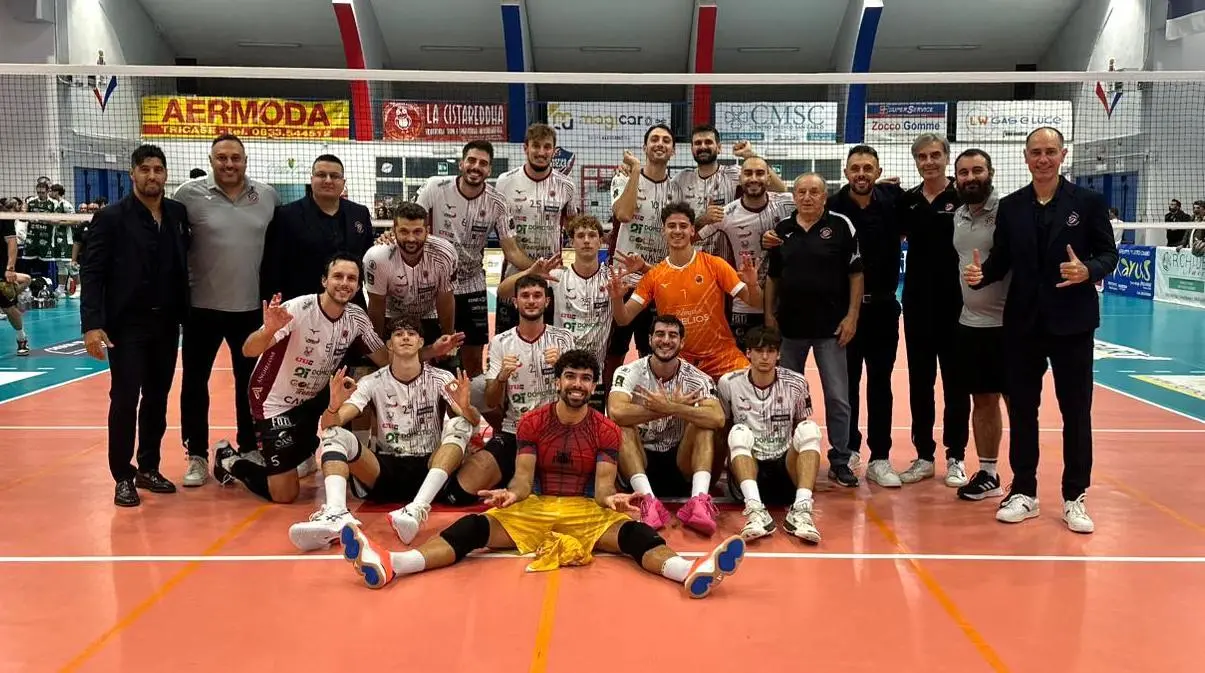 Dopo il successo a Modica la Domotek chiama i tifosi, Zappoli: «Orgogliosi del 3-0, ora vi aspettiamo al Palacalafiore»\n