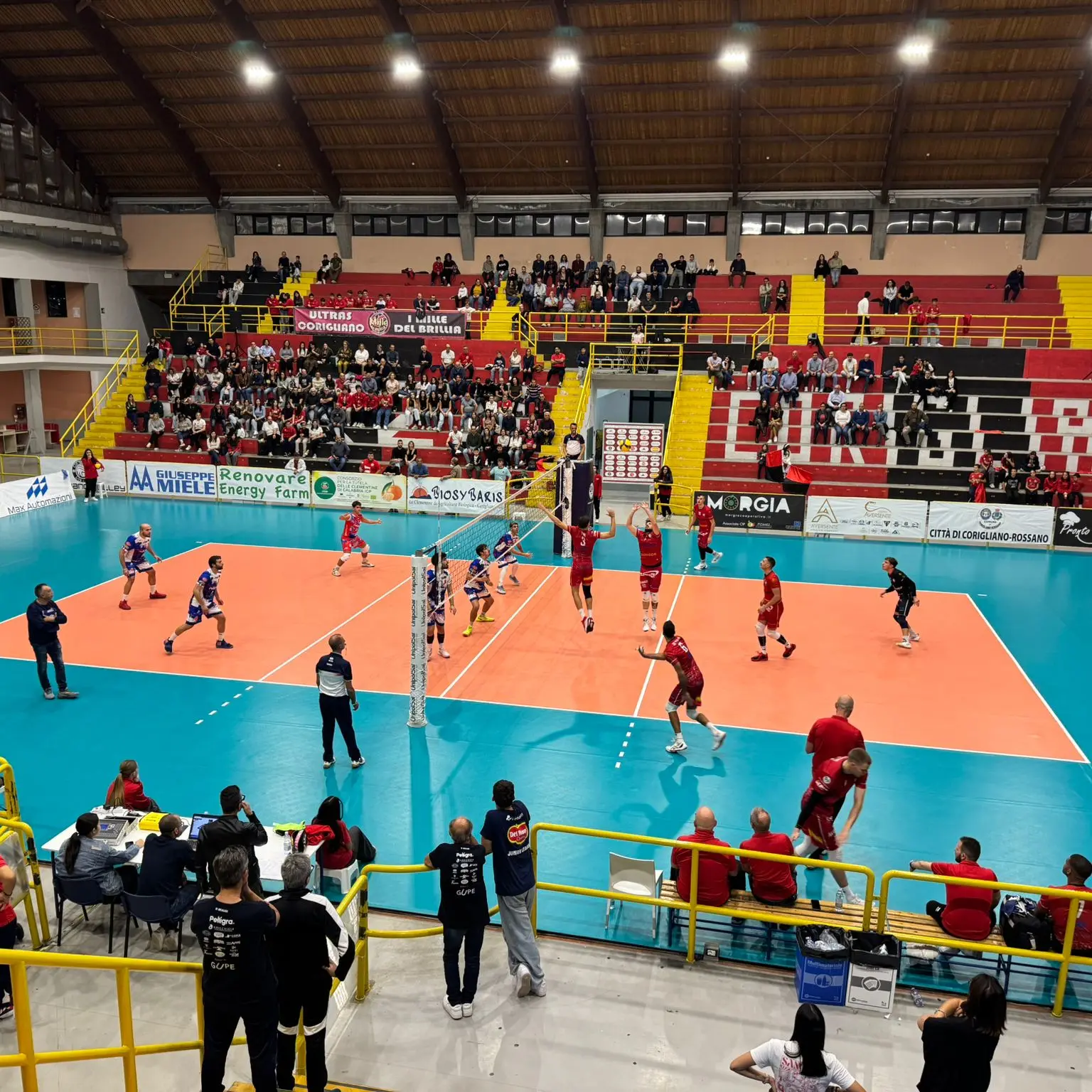 Volley, il Corigliano travolge 3-0 la Gupe: rossoneri a punteggio pieno in Serie B maschile