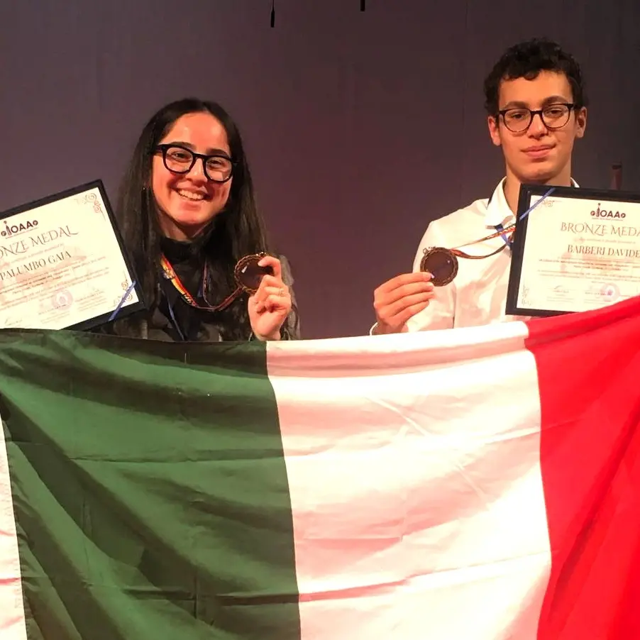 Gli\u00A0studenti Palumbo e Barbieri sul podio alle Olimpiadi internazionali di astronomia e astrofisica junior, Falcomatà:\u00A0«Siamo orgogliosi»\n