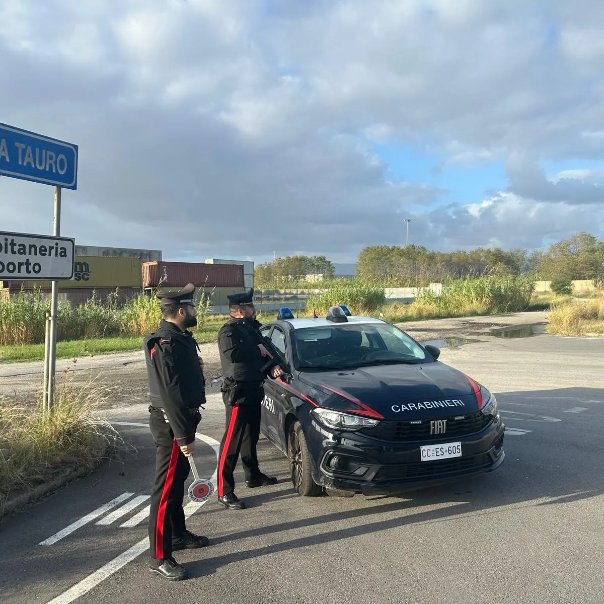 Gioia Tauro, rapina armata all’Ufficio Postale: arrestato in flagranza dai Carabinieri\n