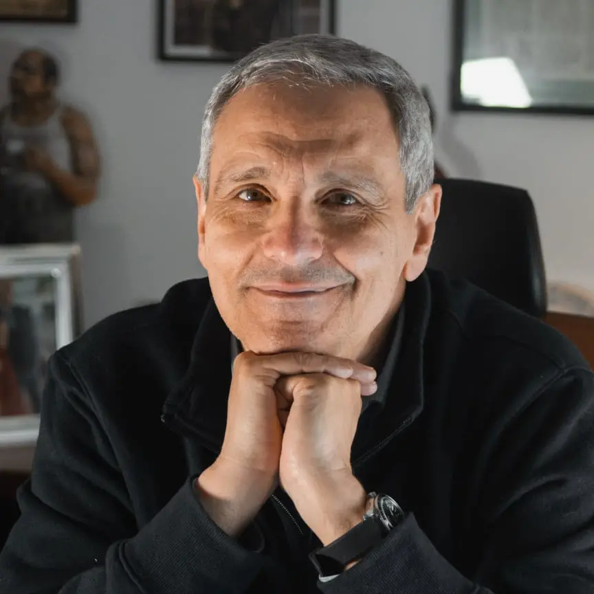 Cosenza, Maurizio de Giovanni presenta il suo ultimo libro “L’Orologiaio di Brest”\n