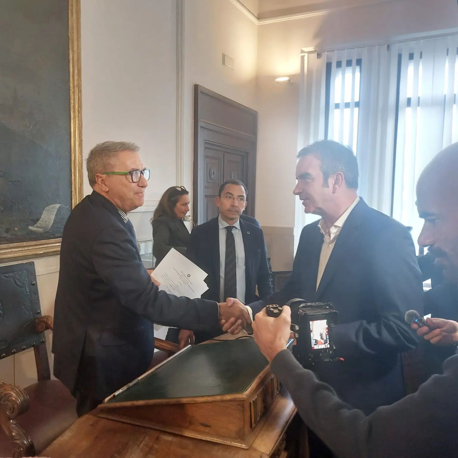 Occhiuto proclamato presidente annuncia la sua ricetta per la giunta regionale: si deciderà a Roma e avrà molti consiglieri\n