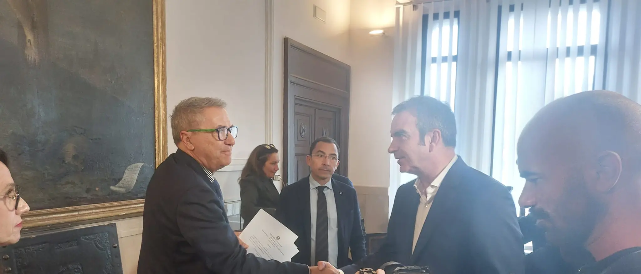 Occhiuto proclamato presidente annuncia la sua ricetta per la giunta regionale: si deciderà a Roma e avrà molti consiglieri\n
