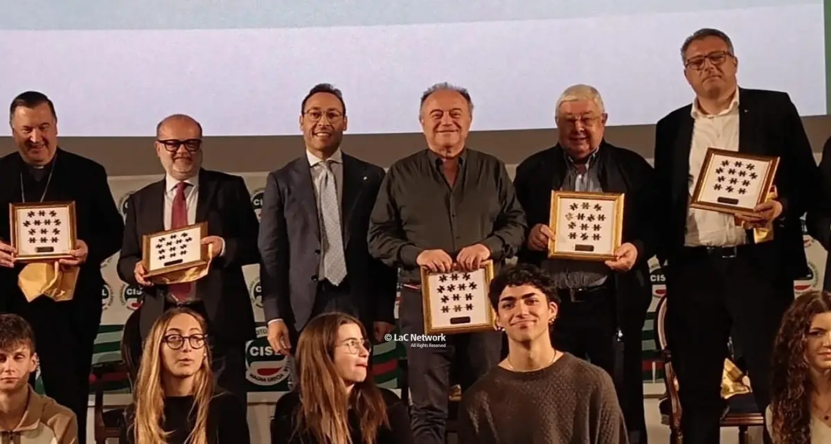 I procuratori Gratteri e Curcio ai ragazzi: «Costruitevi una vita per essere liberi dalla ’ndrangheta»\n