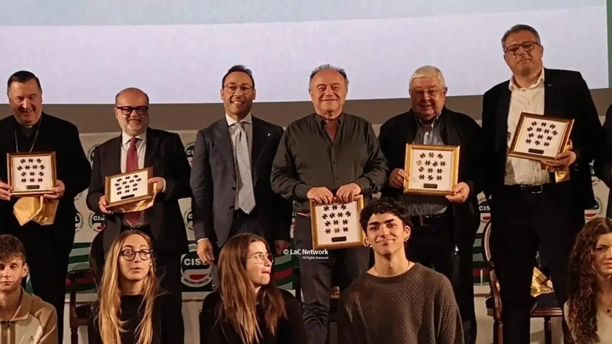 I procuratori Gratteri e Curcio ai ragazzi: «Costruitevi una vita per essere liberi dalla ’ndrangheta»\n
