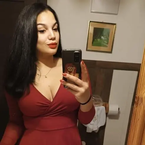 Reggio Emilia, 28enne trovata morta in bagno: forse folgorata mentre faceva la doccia\n