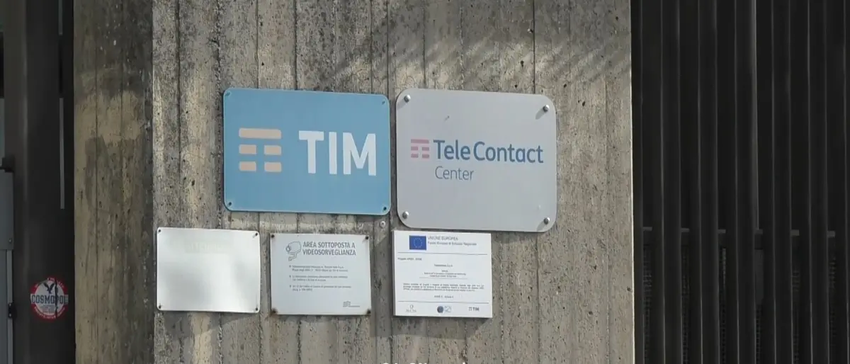 Telecontact, Tim avvia la cessione:\u00A0«Apre scenari devastanti, 500 lavoratori spostati in una scatola vuota»\n