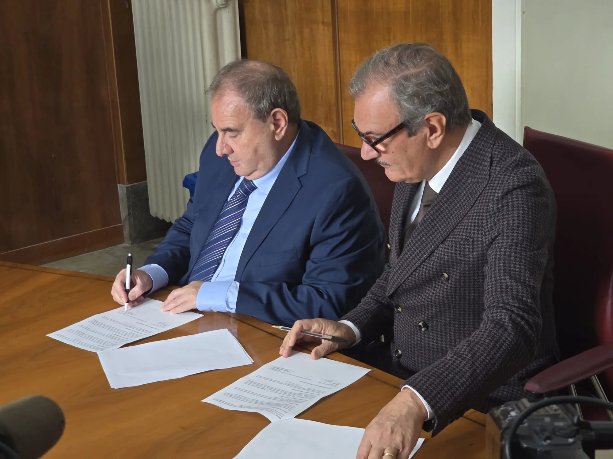 A Vibo un polo di alta formazione: siglata\u00A0la convenzione tra Comune e Unical per la nascita di un centro di caratura universitaria\n