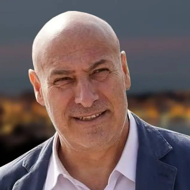 Crotone, caos in Comune: dopo i pugni arrivano le dimissioni del sindaco