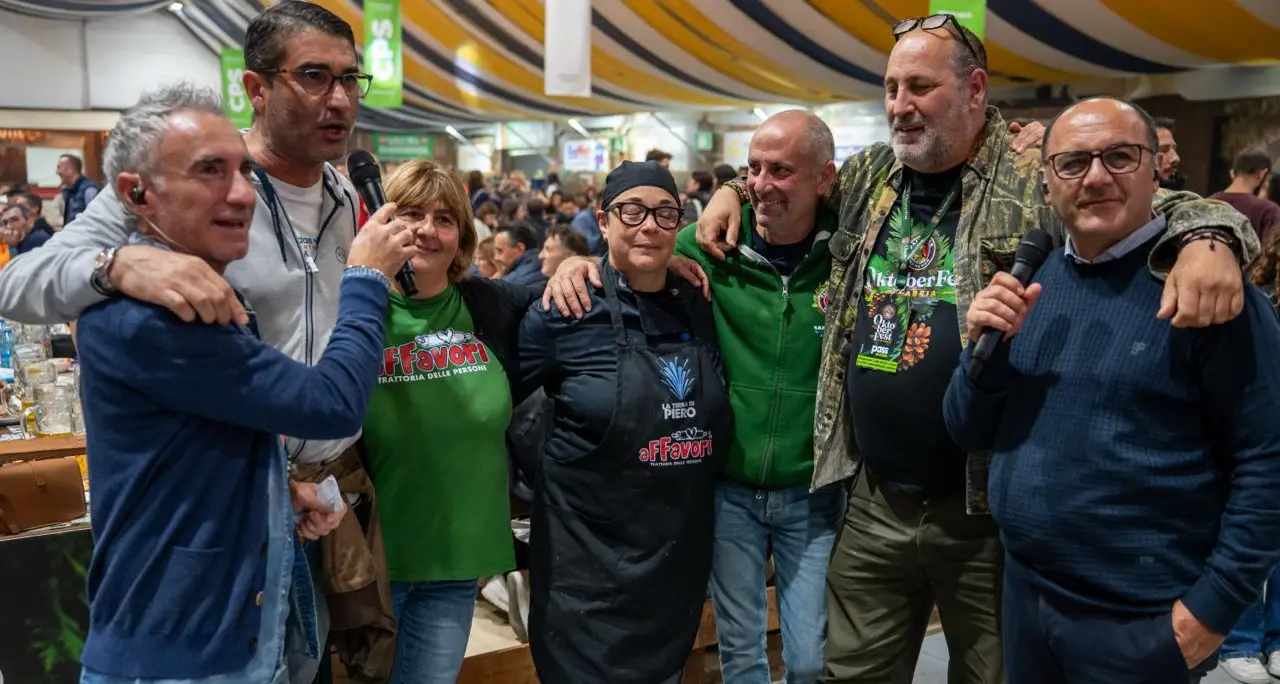 Successo per la serata solidale all’Oktoberfest Calabria con La Terra di Piero e la Trattoria Affavorì