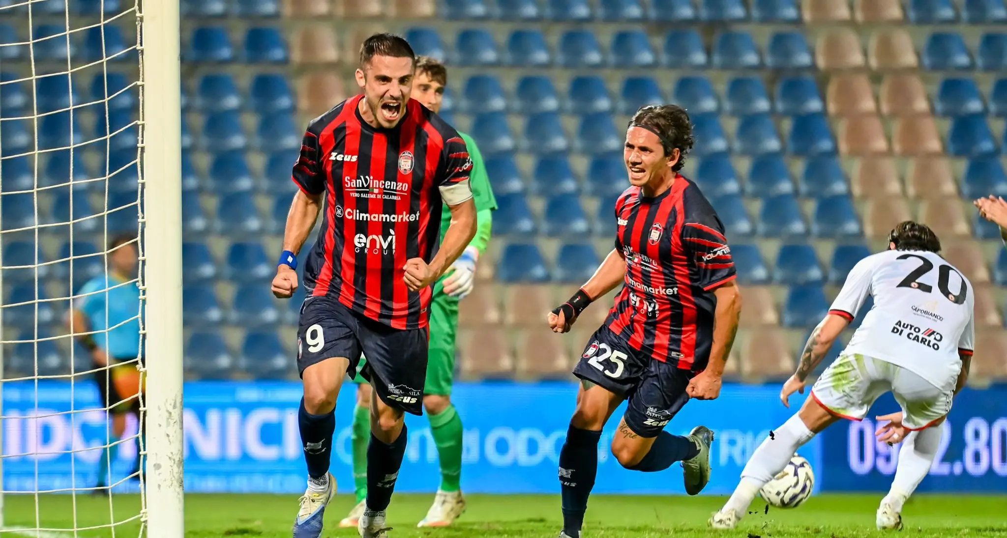 Coppa Italia Serie C,\u00A0Crotone-Foggia 1-0:\u00A0gli squali\u00A0passano il turno ma non\u00A0del tutto l’esame\n