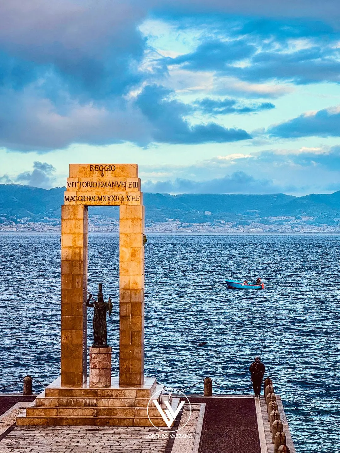 Sotto lo sguardo di Athena\n