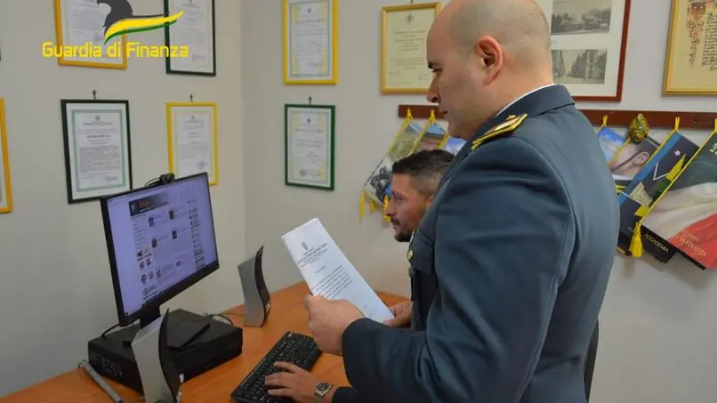 Maxi sequestro da 3 milioni per truffe finanziarie: nei guai un calabrese legato a un “sistema Ponzi” internazionale\n