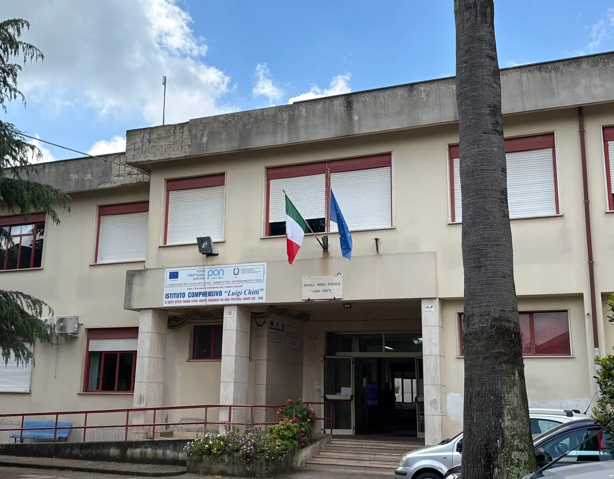 Cittanova, lavori su\u00A0bagni e\u00A0zone della copertura della scuola media “Luigi Chitti”\n