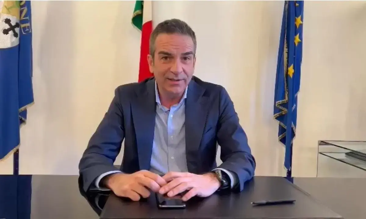 Occhiuto firma i primi atti della nuova legislatura: riguardano idrico, social housing e rigenerazione urbana\n
