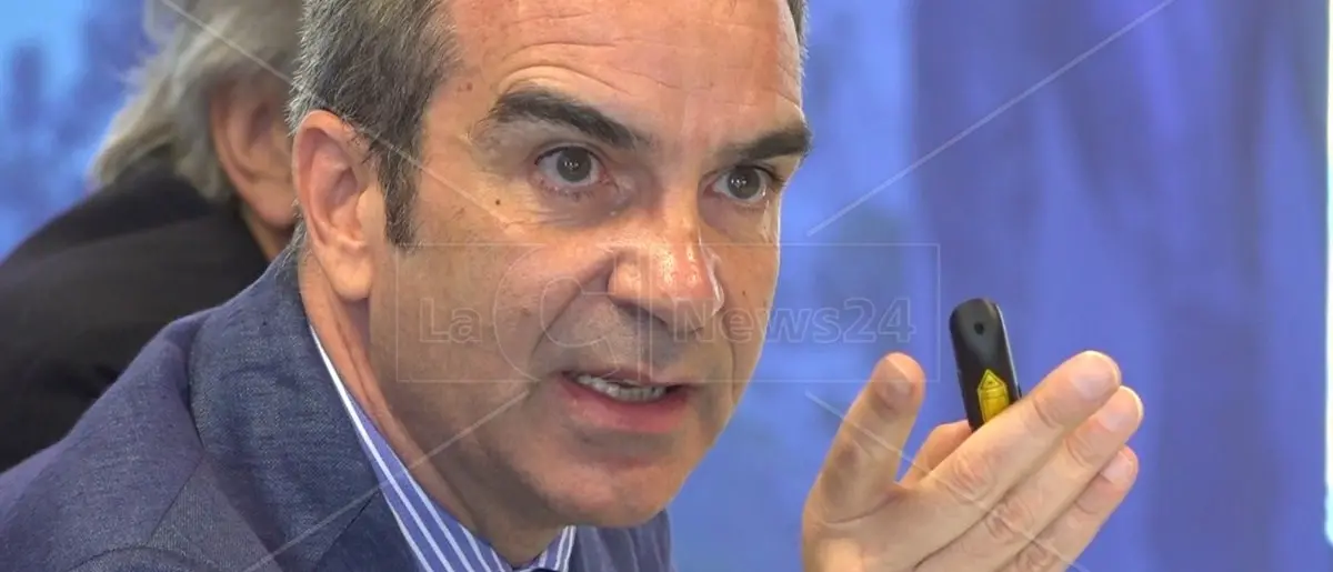 Il presidente Occhiuto firma i primi atti della nuova legislatura\n