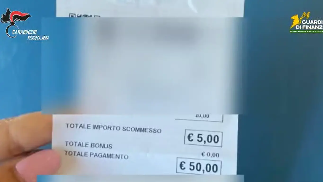 Partite truccate, arbitro di Reggio Calabria ai domiciliari con altre 4 persone:\u00A0fino a 10mila euro per aggiustare i risultati