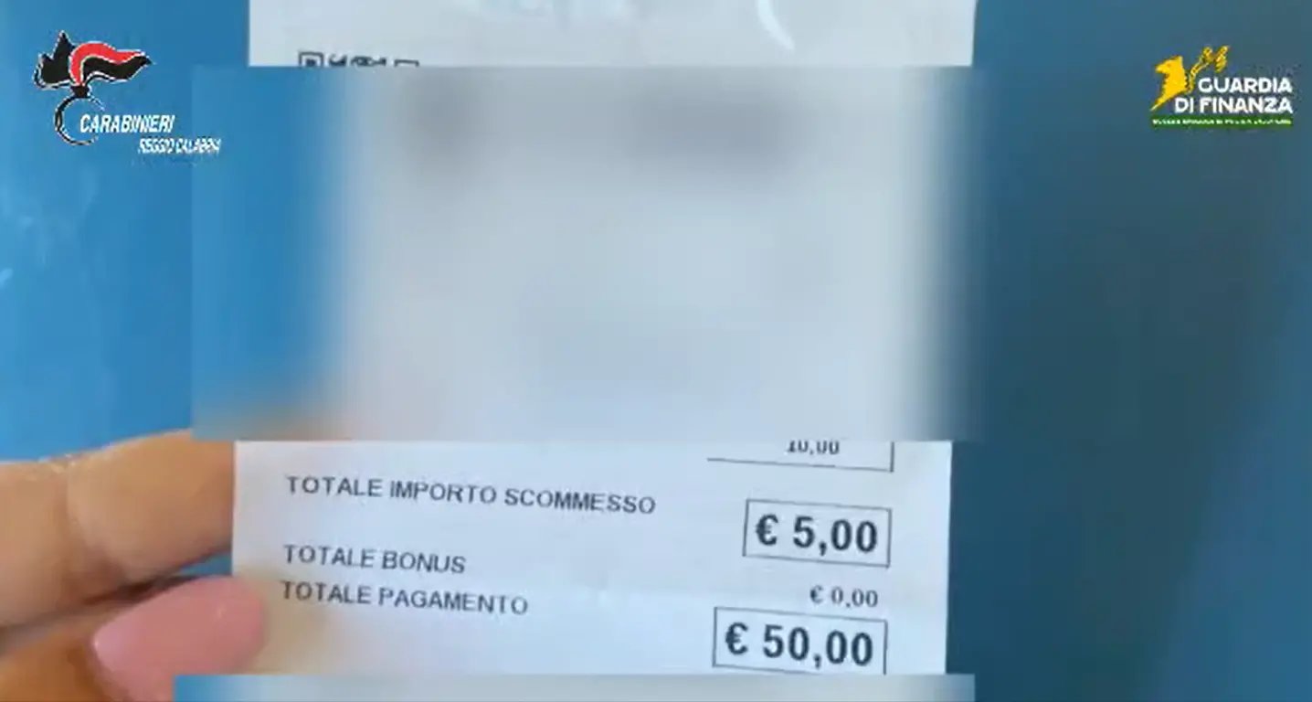 Partite truccate, arbitro di Reggio Calabria ai domiciliari con altre 4 persone:\u00A0fino a 10mila euro per aggiustare i risultati