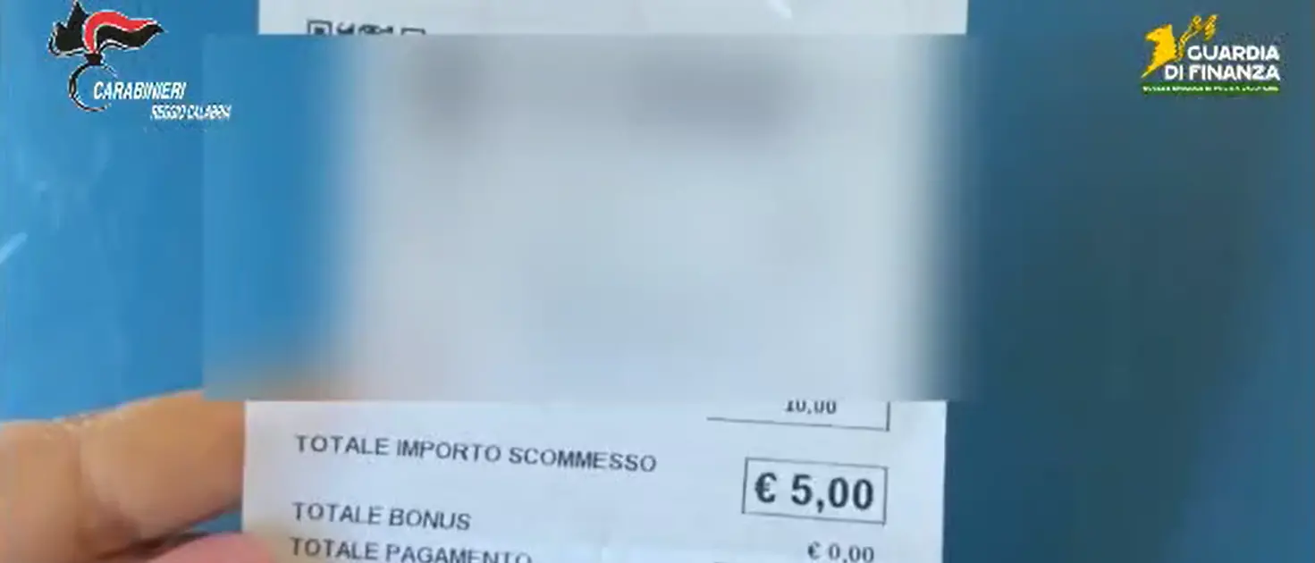 Partite truccate, arbitro di Reggio Calabria ai domiciliari con altre 4 persone:\u00A0fino a 10mila euro per aggiustare i risultati