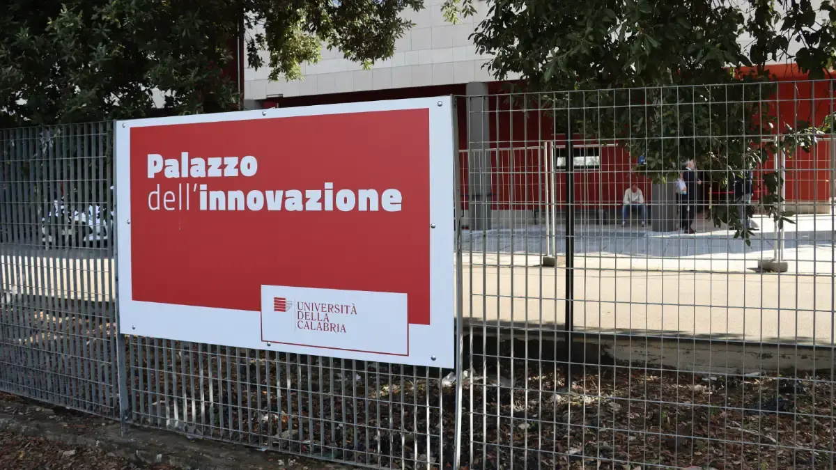 Ospiterà aziende innovative, startup e centri dedicati alla sostenibilità: l’Unical inaugura il Palazzo dell’Innovazione\n