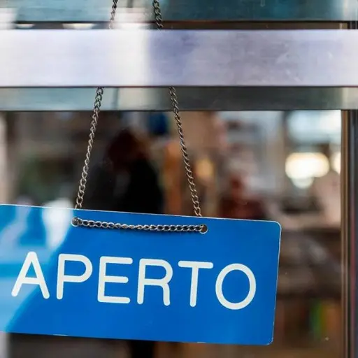 Negozi aperti nei giorni festivi, sindacati proclamano lo sciopero fino al sei gennaio