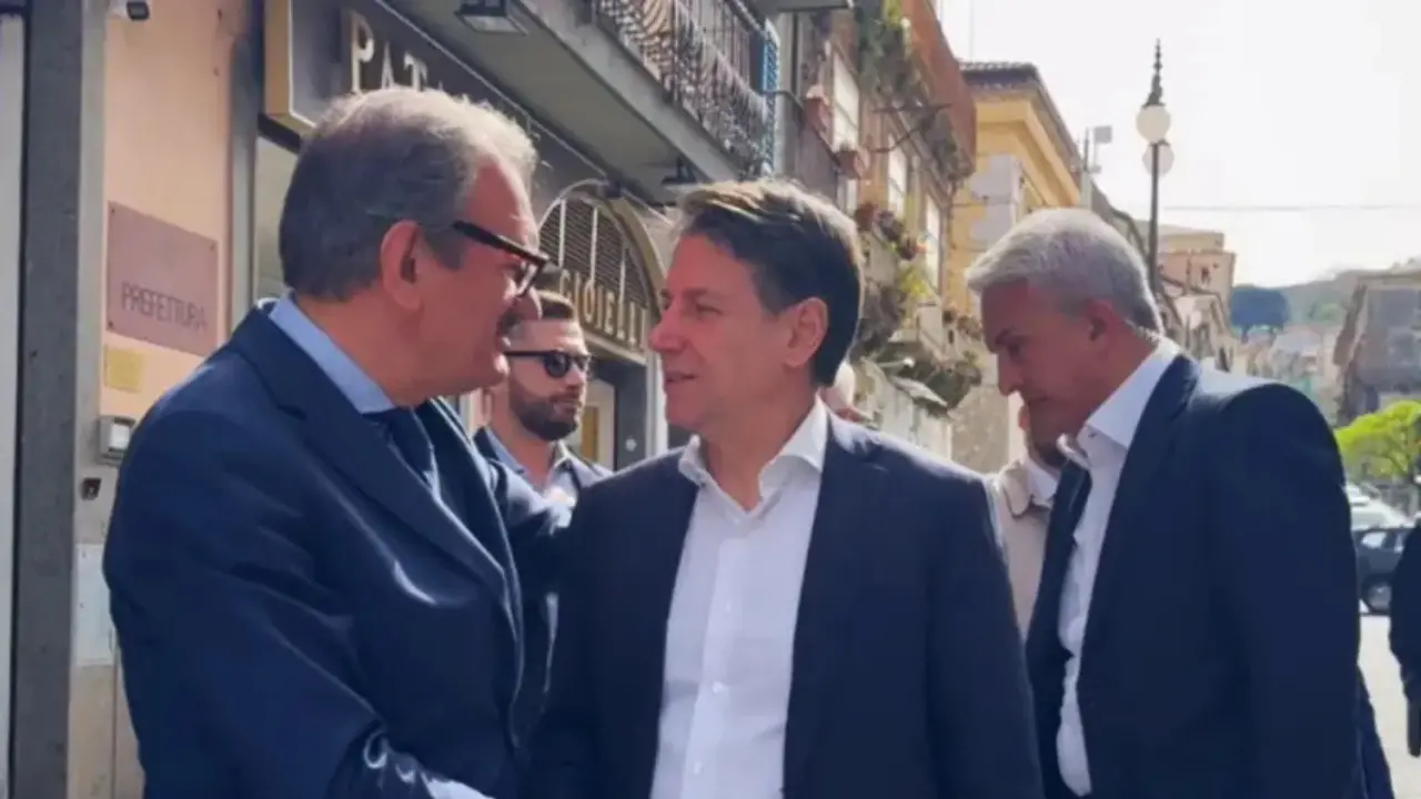 Vibo, il M5s rivendica la genesi del Polo di alta formazione Unical-Comune: «Bravo Romeo, era un’idea di Conte»\n