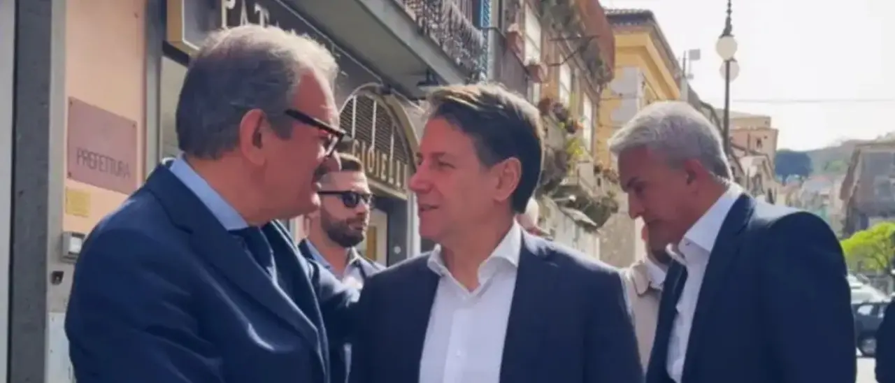 Vibo, il M5s non apre la crisi al Comune ma poco ci manca: «Troppe cose non realizzate, serve un cambio di passo»\n