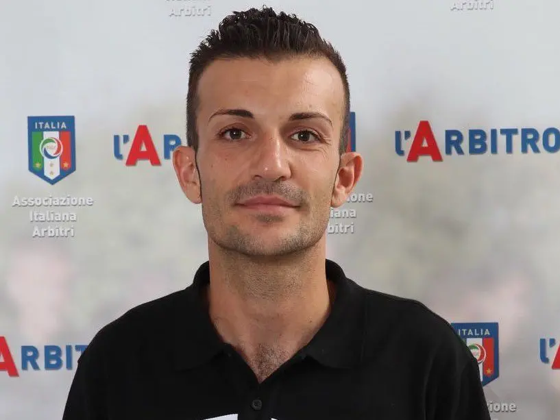 Da Gubbio a Benevento, l’infortunio sospetto e l’ombra delle scommesse tra il 2020 e il 2024: chi è l’arbitro Luigi Catanoso