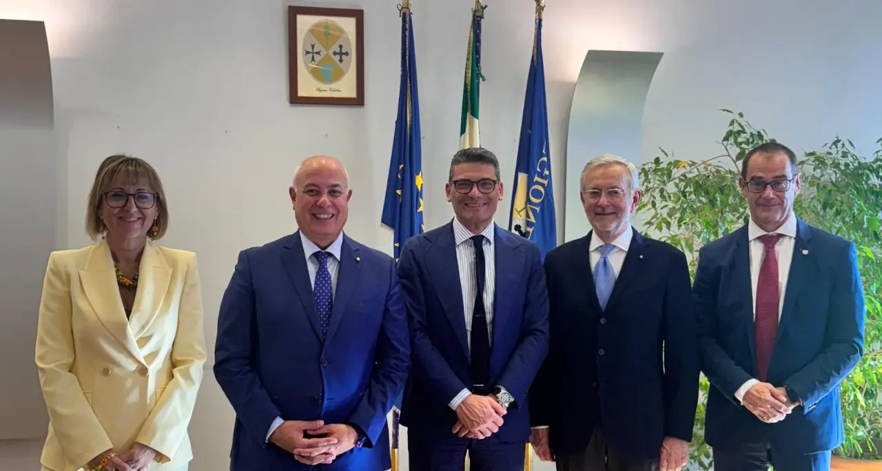 Cosenza e Bolzano viaggiano insieme a bordo dei treni: nasce il Food Express del Made in Italy\n