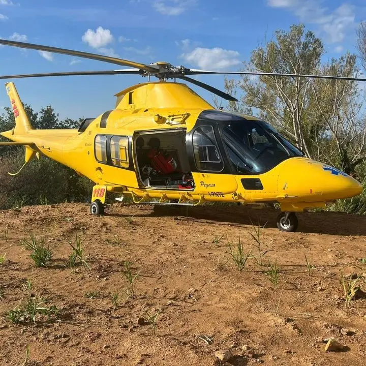 Monterosso Calabro, operaio cade in un crepaccio: interviene l’elisoccorso