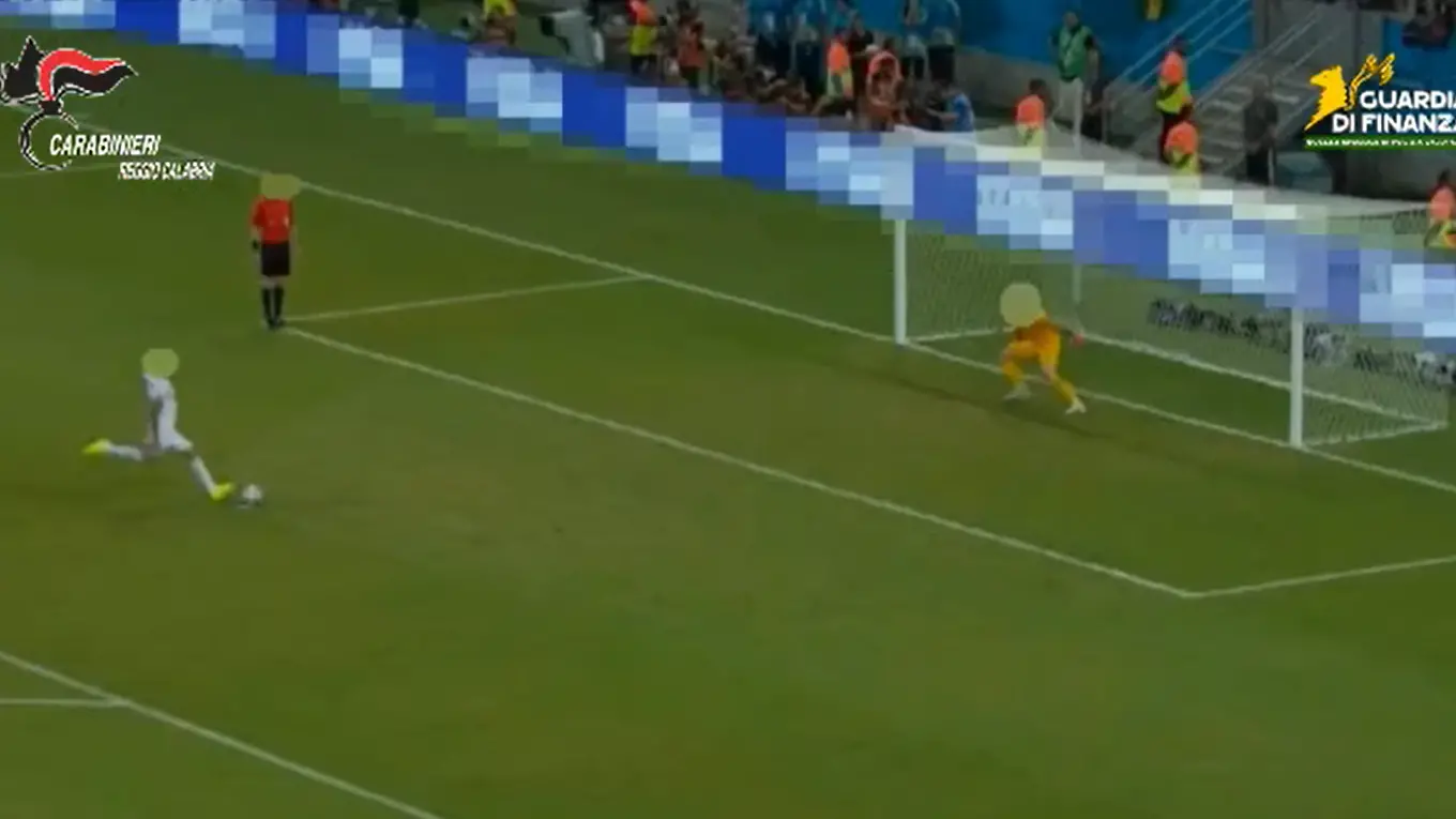 “Penalty”,\u00A010mila euro per falsare Verona-Cagliari Under 19: «Sono 2.500 ogni rigore». Ecco le intercettazioni\n