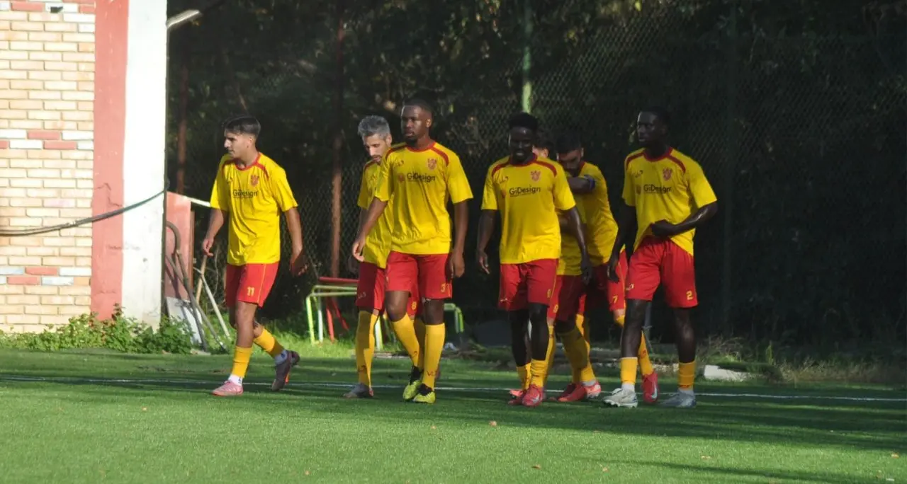 Eccellenza Calabria, le “cooperative del gol”: Praiatortora, Isola C.R. e Brancaleone davanti a tutti\n