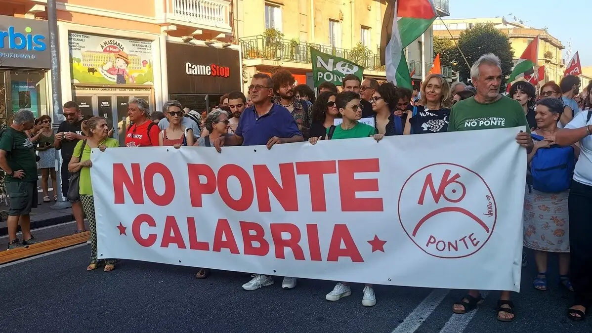 Il Movimento No Ponte Calabria:\u00A0«Chiudiamo la Stretto di Messina SpA»\n