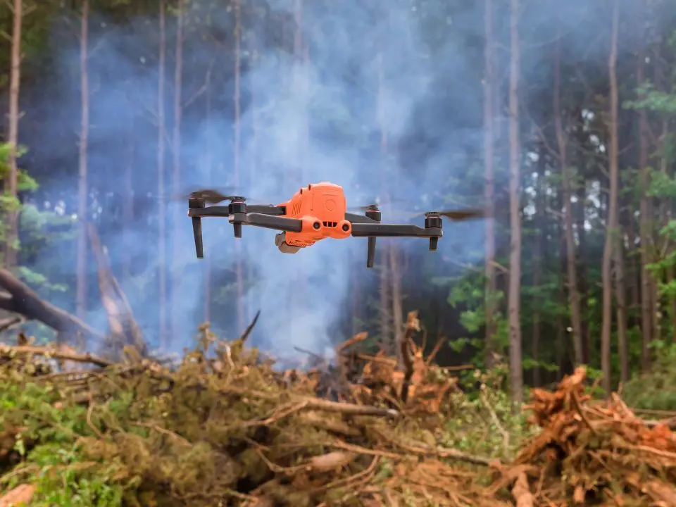 Droni e incendi in Calabria, Falcomatà: «Dati Effis drammatici. Effetti teatrali di Occhiuto sono già svaniti»