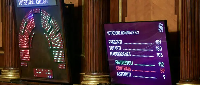 Riforma della giustizia, via libero definitivo con 112 sì al Senato. Meloni: «Traguardo storico». Referendum in primavera