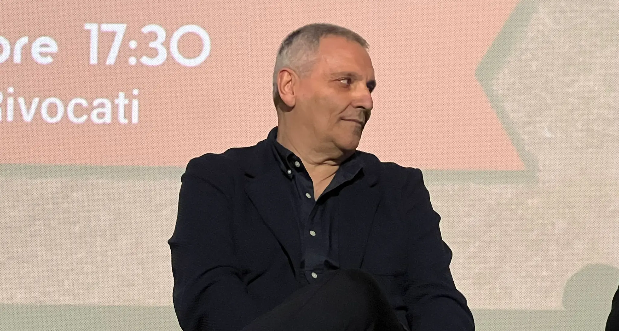 De Giovanni a Cosenza: «La Calabria merita rispetto, non copertine vuote»