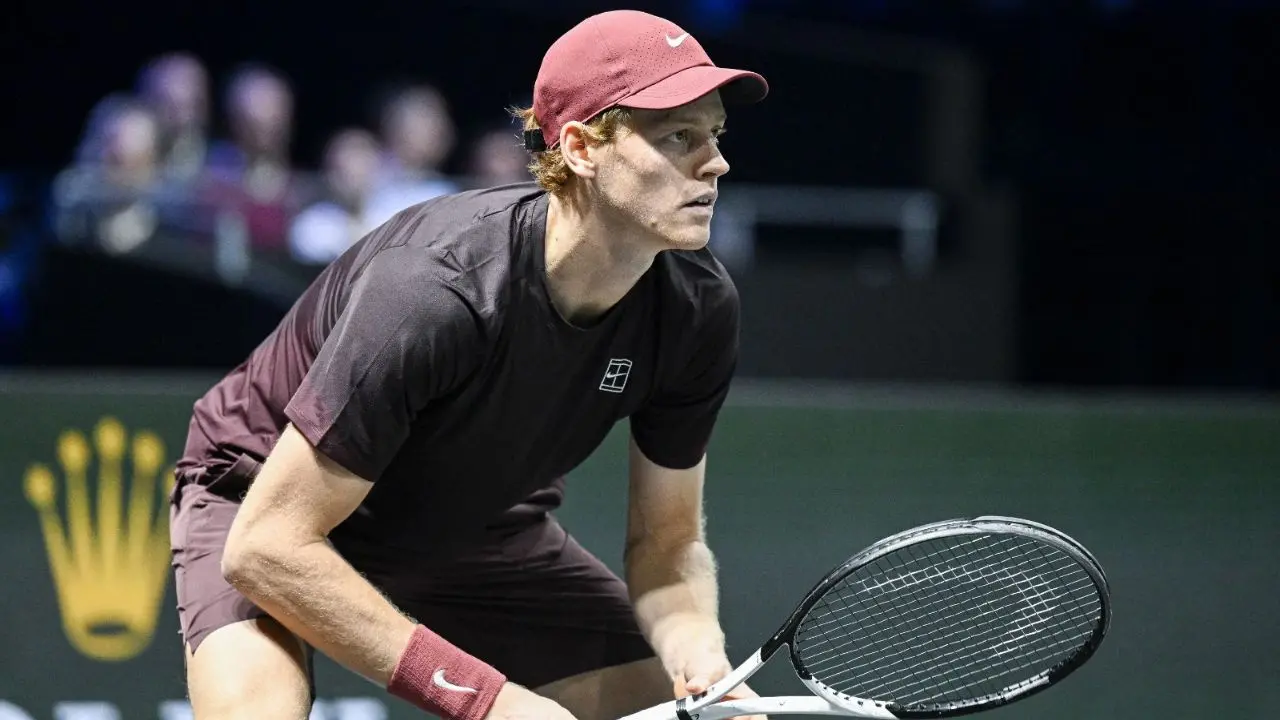 Tennis, un Sinner poco brillante elimina Cerundolo e vola ai quarti a Parigi\n