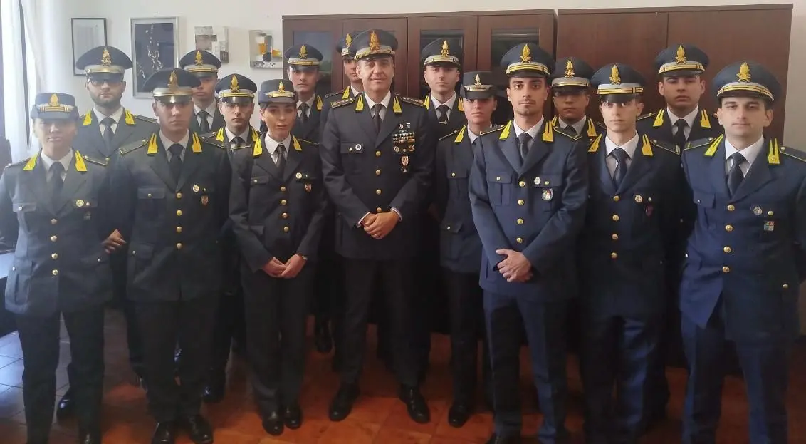 Guardia di Finanza, a Catanzaro\u00A0arrivano 15 nuovi marescialli. Il saluto del comandante Manno\n