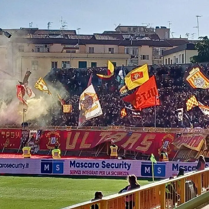 Catanzaro, aggredisce e minaccia un giocatore giallorosso: scatta il Daspo di 5 anni\u00A0\n