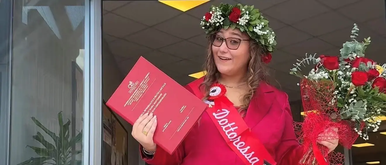 Si laurea a 18 anni con il massimo dei voti: la storia di Anna La Croce, simbolo di forza e musica\n