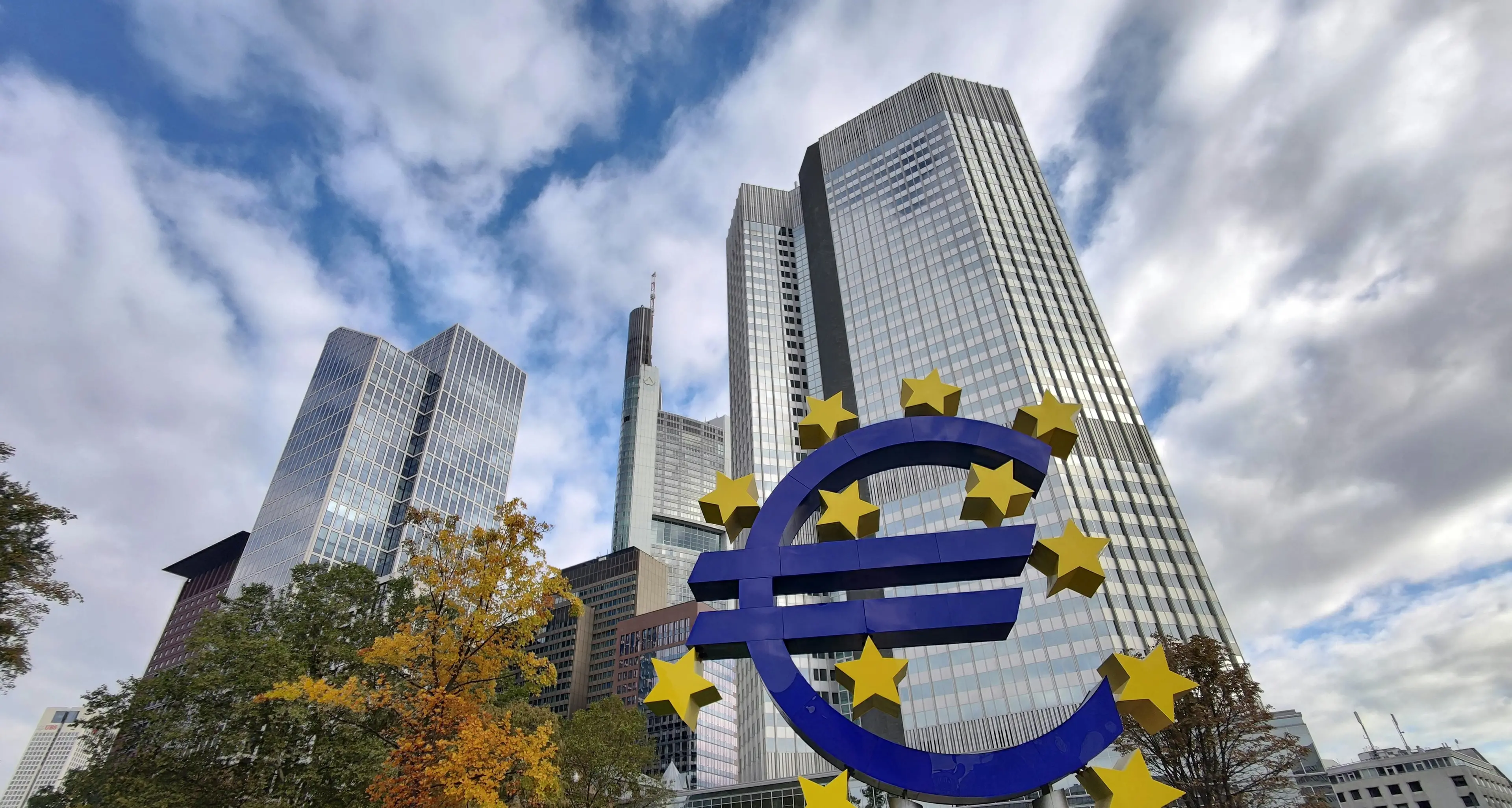 Euro digitale, via libera della Bce: nel 2027 le prime prove, nel 2029 l’esordio ufficiale\n