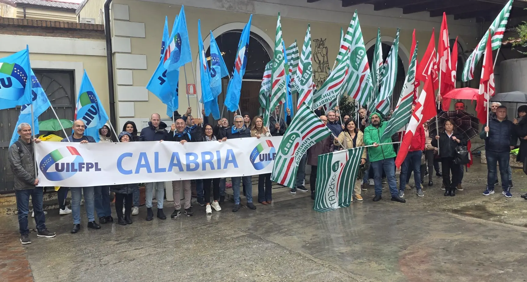 Scioperano a Lamezia Terme i lavoratori del comparto socio sanitario: no al contratto peggiorativo\n