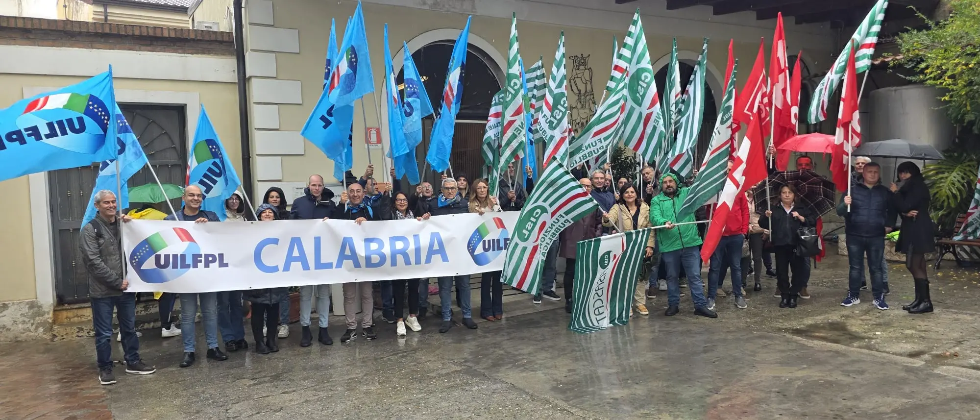 Scioperano a Lamezia Terme i lavoratori del comparto socio sanitario: no al contratto peggiorativo\n