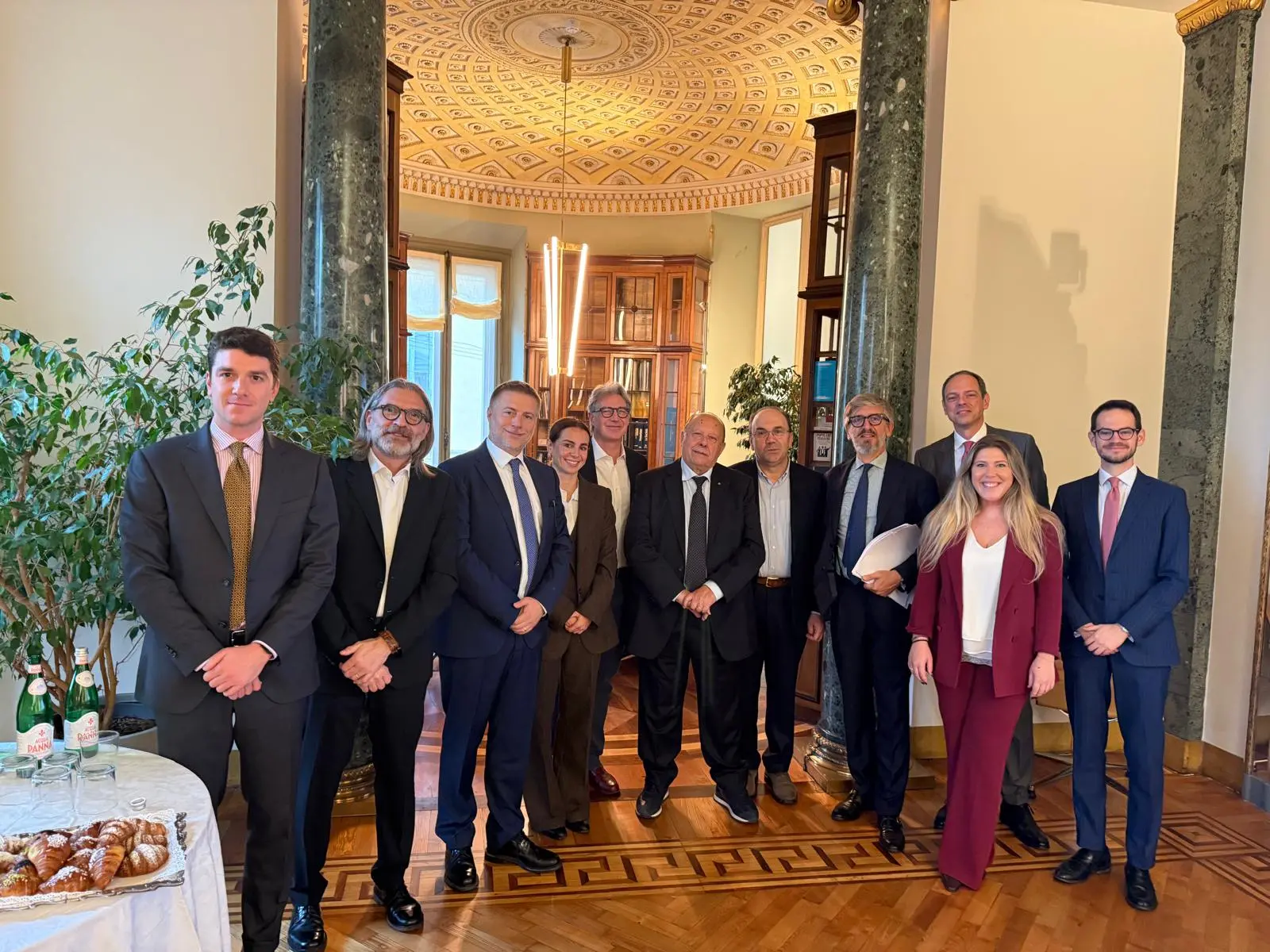 Cinzano passa al Gruppo Caffo: completato il closing per il rilancio del marchio storico\n