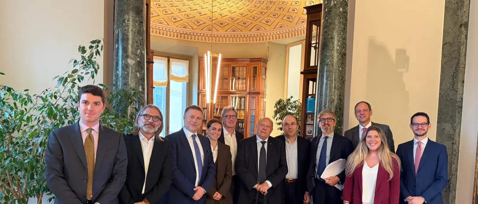 Cinzano passa al Gruppo Caffo: completato il closing per il rilancio del marchio storico\n