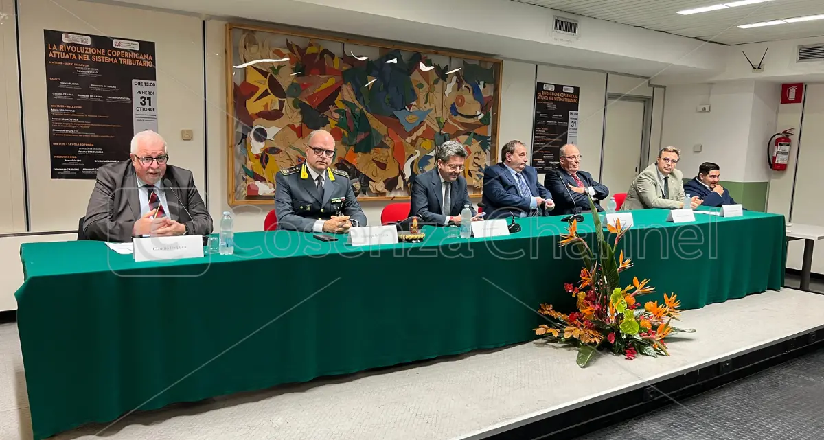 All’Unical si parla di diritto tributario con il viceministro Leo: «La nostra riforma? Una rivoluzione»