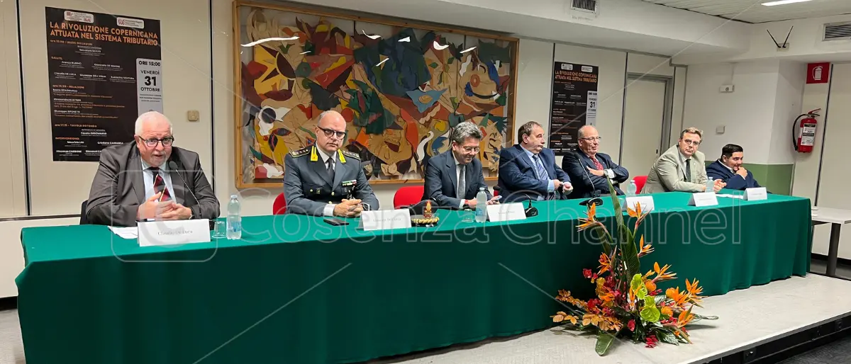 All’Unical si parla di diritto tributario con il viceministro Leo: «La nostra riforma? Una rivoluzione»