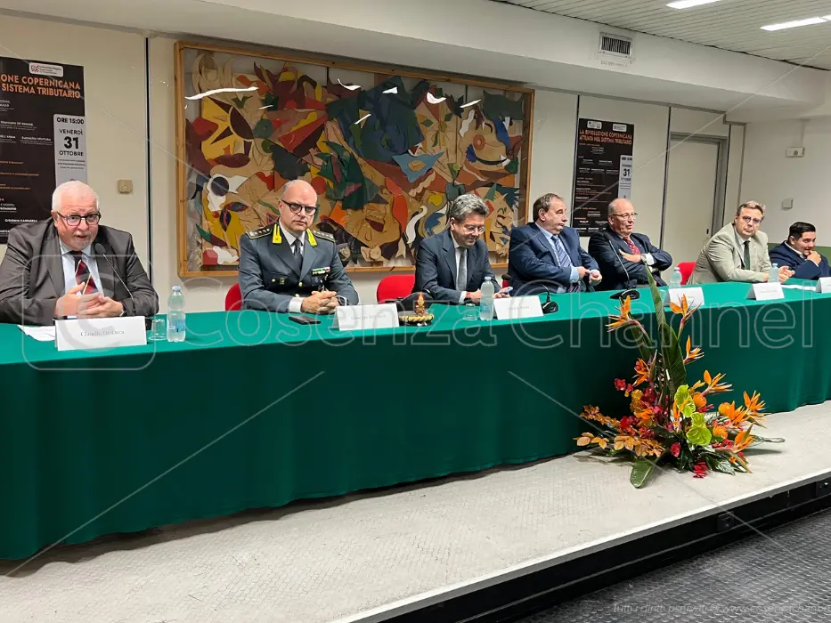 All’Unical si parla di diritto tributario con il viceministro Leo: «La nostra riforma? Una rivoluzione»