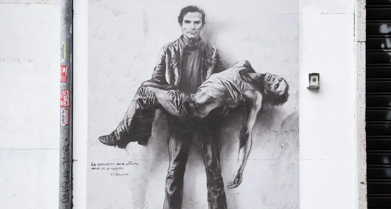 Pasolini e la Calabria: antropologia di un lutto profetico che raccontò una terra dove la miseria era ancora sacra\n